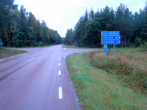 Cycling to Askersund.